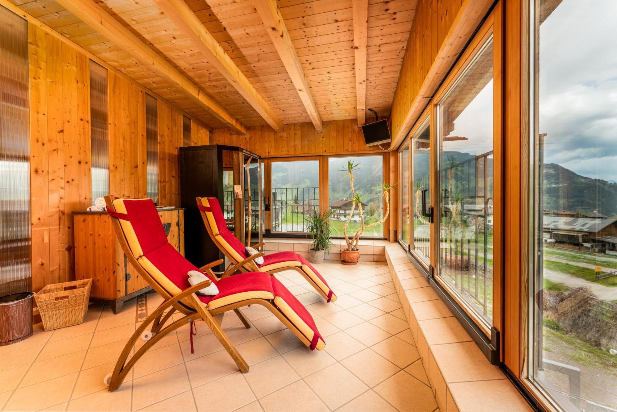 Alpen Wohlfühlhotel Dörflwirt Hainzenberg Exterior foto