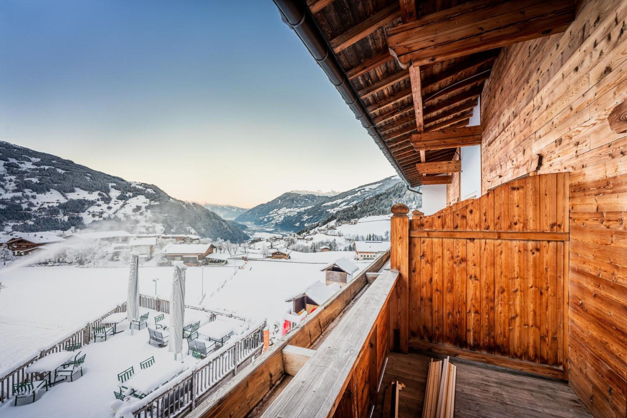 Alpen Wohlfühlhotel Dörflwirt Hainzenberg Exterior foto