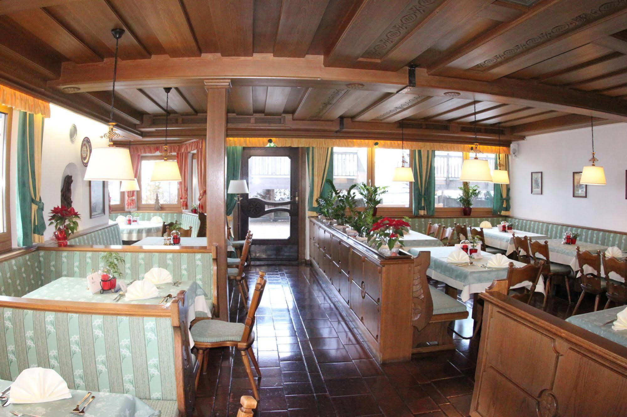 Alpen Wohlfühlhotel Dörflwirt Hainzenberg Exterior foto